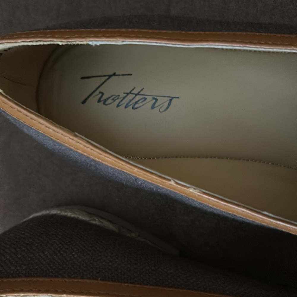 Trotters Estelle Brown Flats Size 9 - Picture 10 of 13